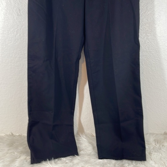 ST. JOHN’S BAY RELAXED FIT Releases & Repels Stains Wrinkle Free Pants 34x31 New - Picture 5 of 14